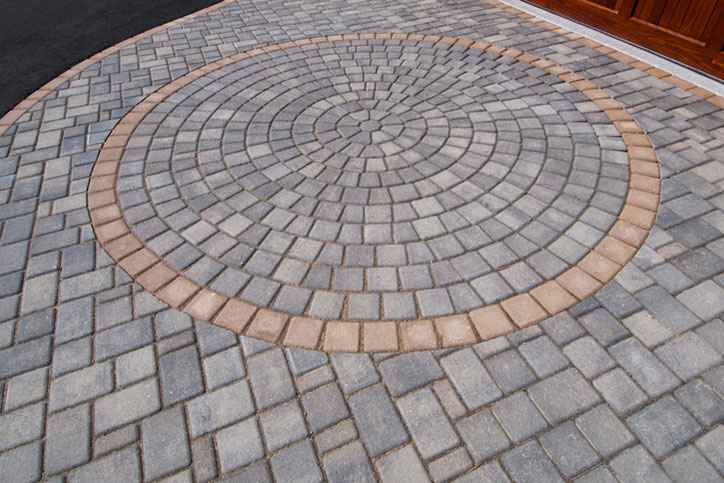 Brick Paver Circle Design in Troy MI