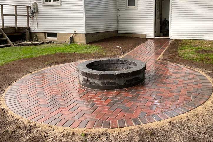 Can You Use Regular Bricks for a Fire Pit?