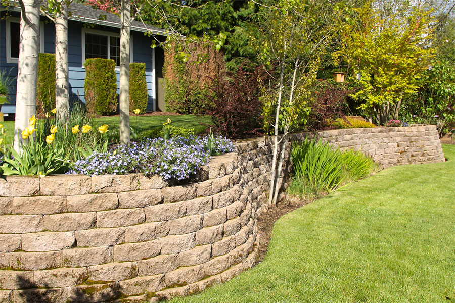 Should You Use Brick or Stone For Your Retaining Wall?